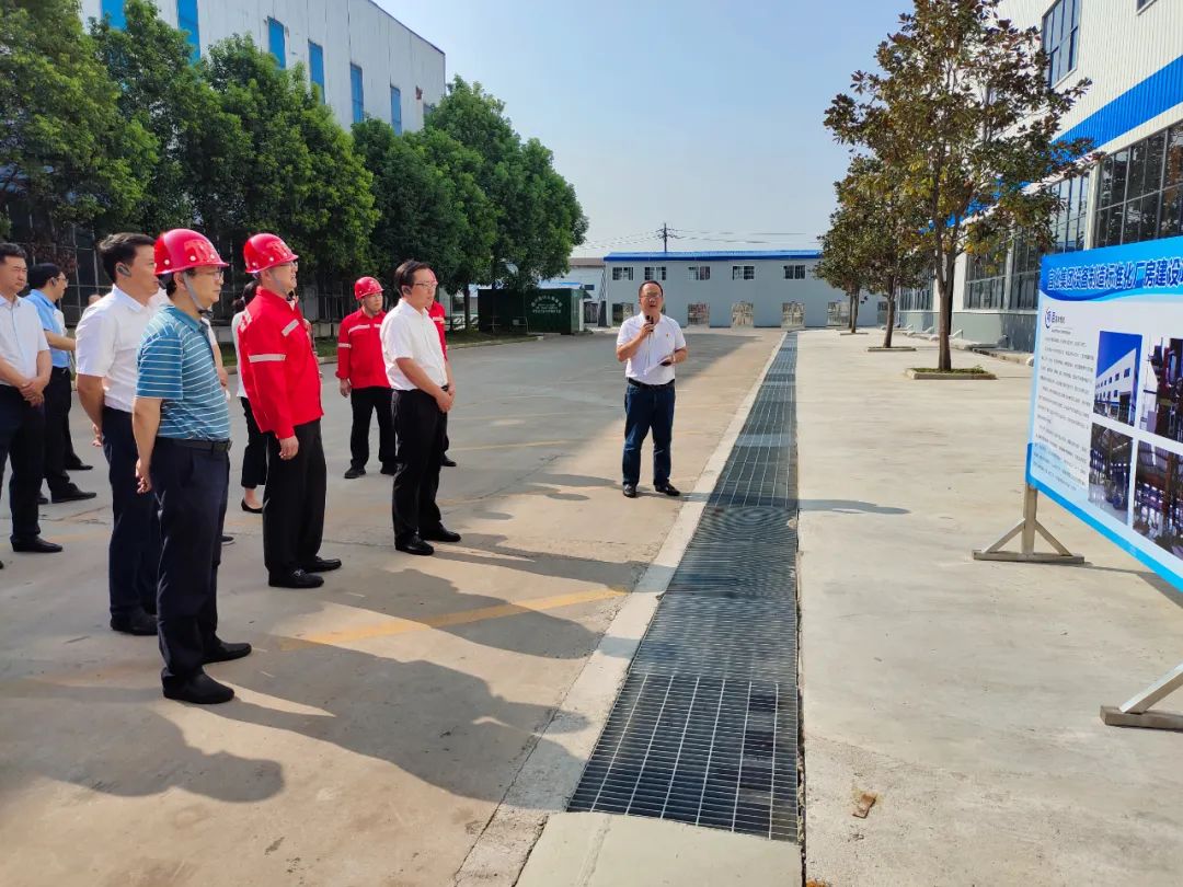現(xiàn)場觀摩！猇亭區(qū)二季度項目拉練活動走進化機公司設(shè)備制造標(biāo)準(zhǔn)化廠房建設(shè)項目